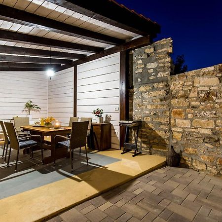 Casa Mario-Charming Stone House With Jacuzzi Villa Svetvincenat Ngoại thất bức ảnh