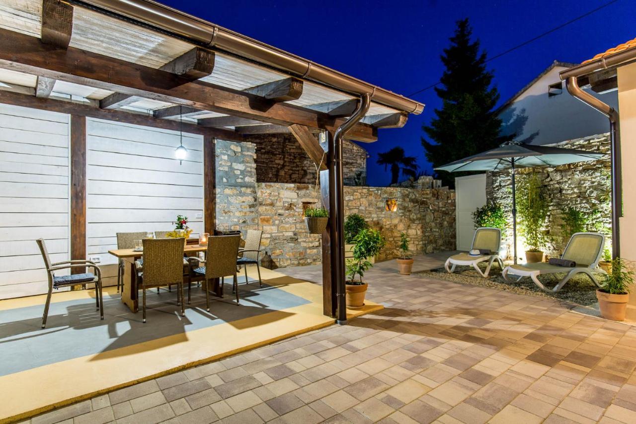 Casa Mario-Charming Stone House With Jacuzzi Villa Svetvincenat Ngoại thất bức ảnh