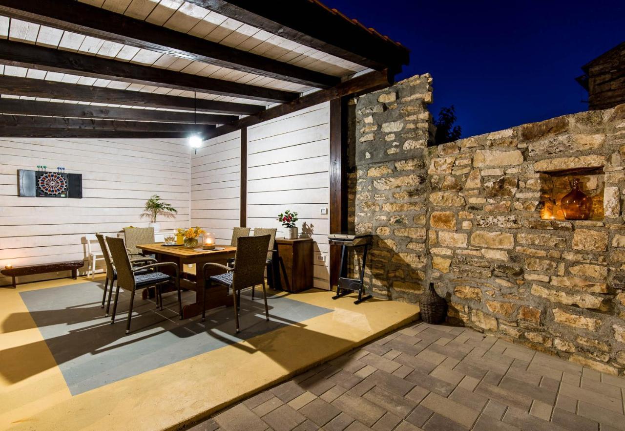 Casa Mario-Charming Stone House With Jacuzzi Villa Svetvincenat Ngoại thất bức ảnh