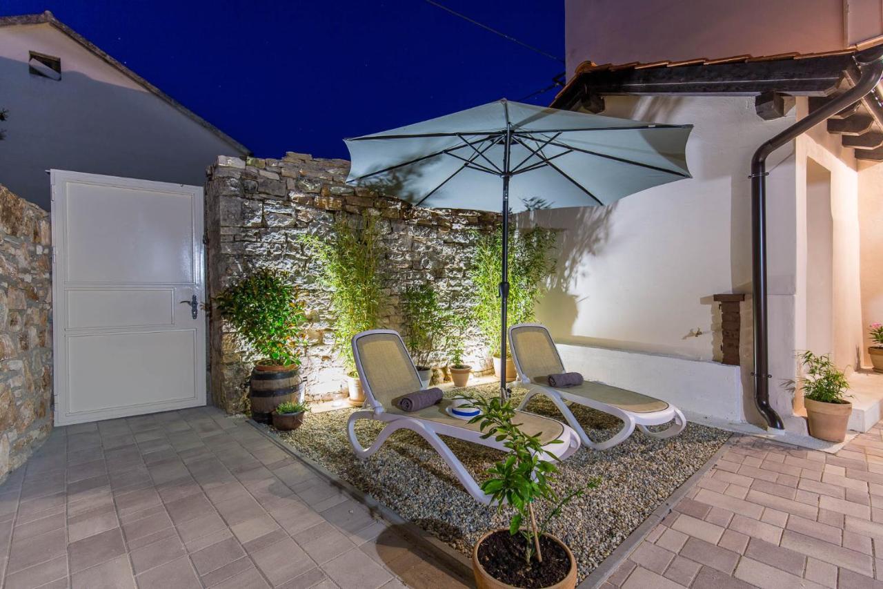 Casa Mario-Charming Stone House With Jacuzzi Villa Svetvincenat Ngoại thất bức ảnh