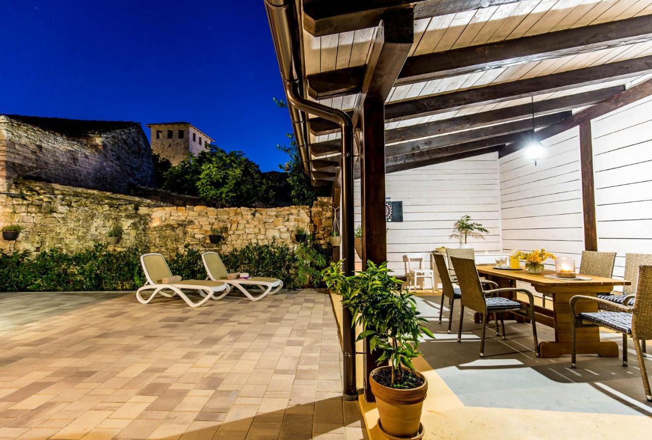 Casa Mario-Charming Stone House With Jacuzzi Villa Svetvincenat Ngoại thất bức ảnh